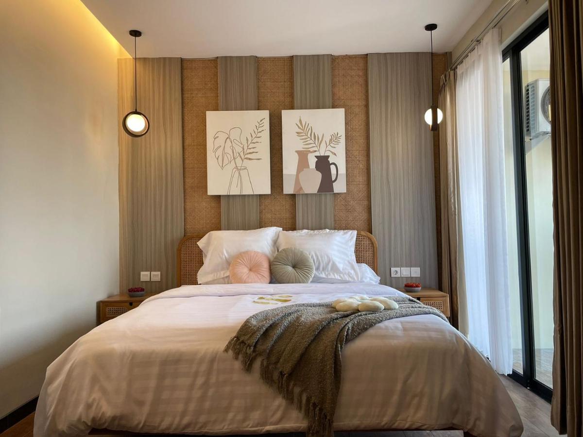 Stay.Vie Hotel Surabaya Exteriör bild