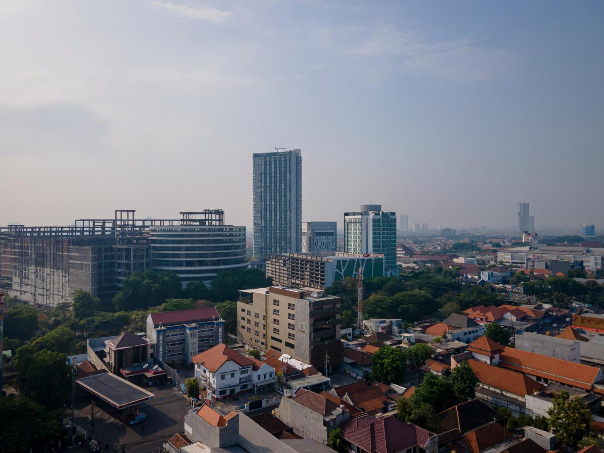 Stay.Vie Hotel Surabaya Exteriör bild