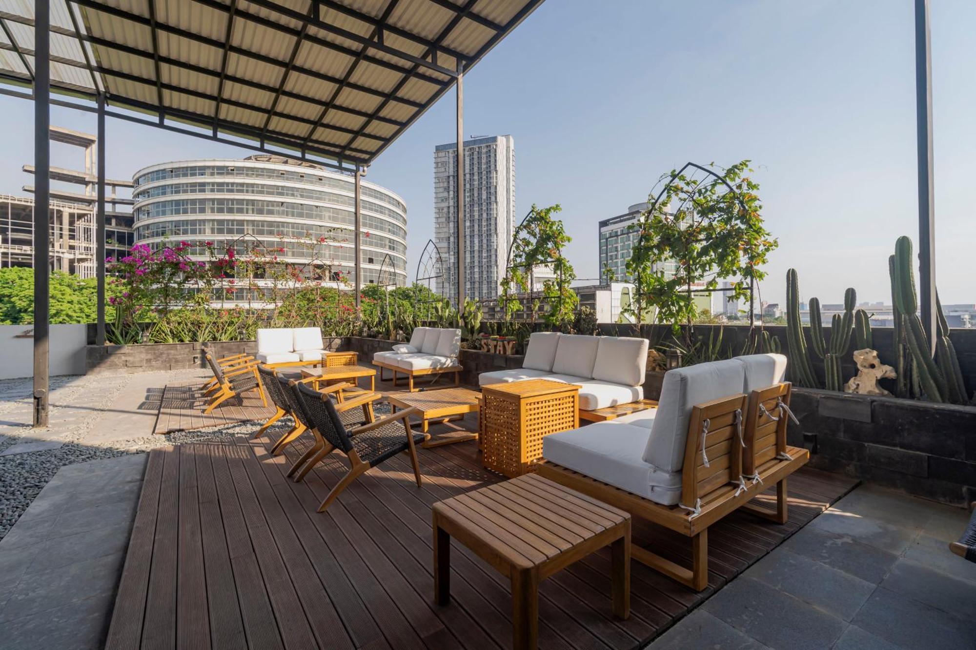 Stay.Vie Hotel Surabaya Exteriör bild