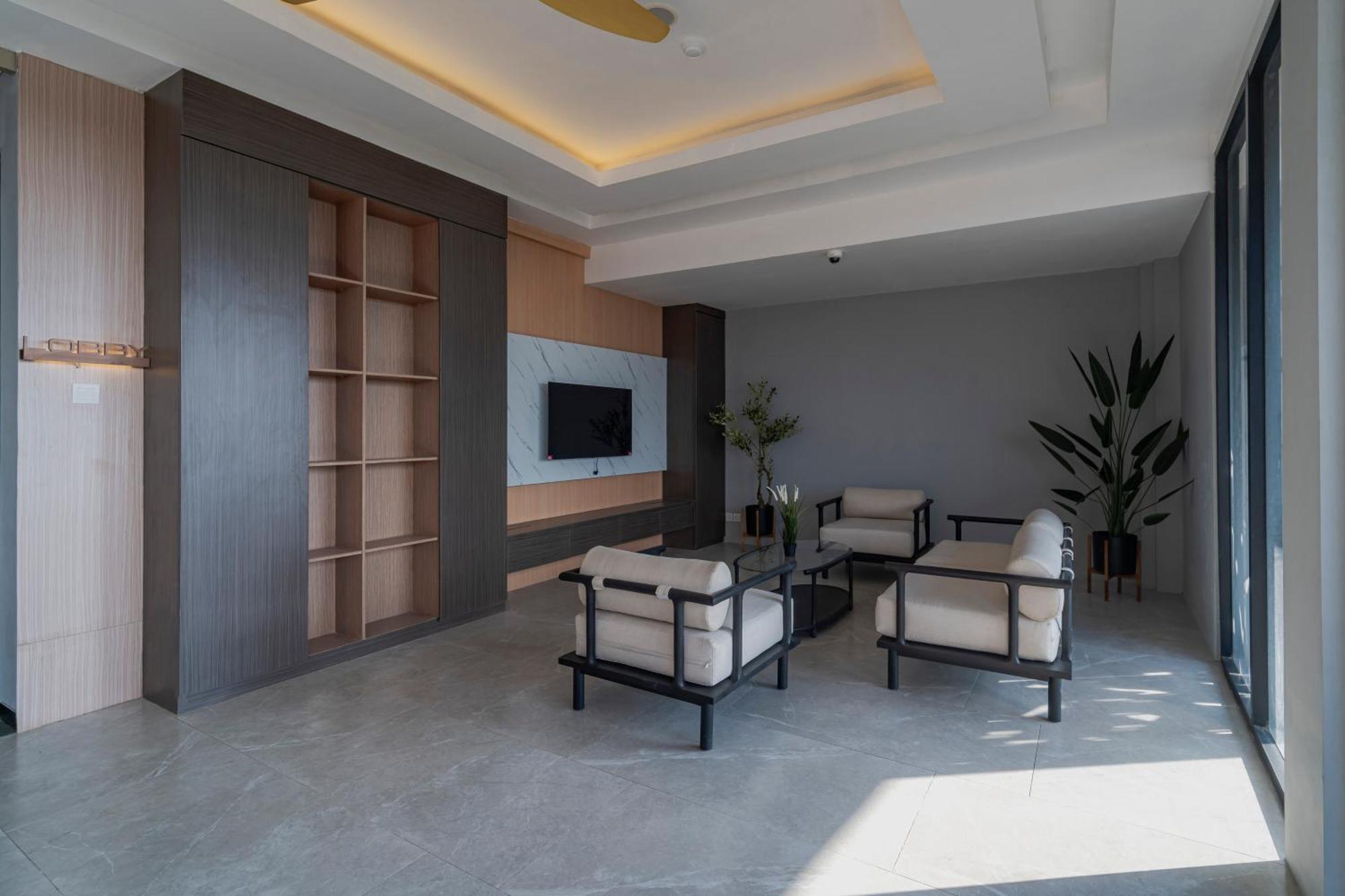 Stay.Vie Hotel Surabaya Exteriör bild