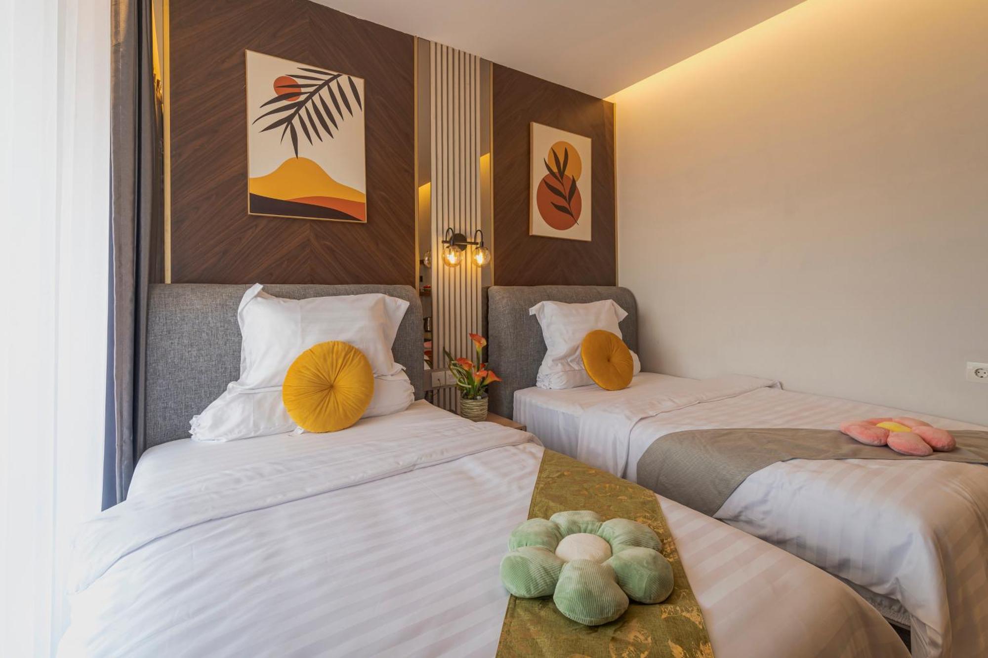 Stay.Vie Hotel Surabaya Exteriör bild