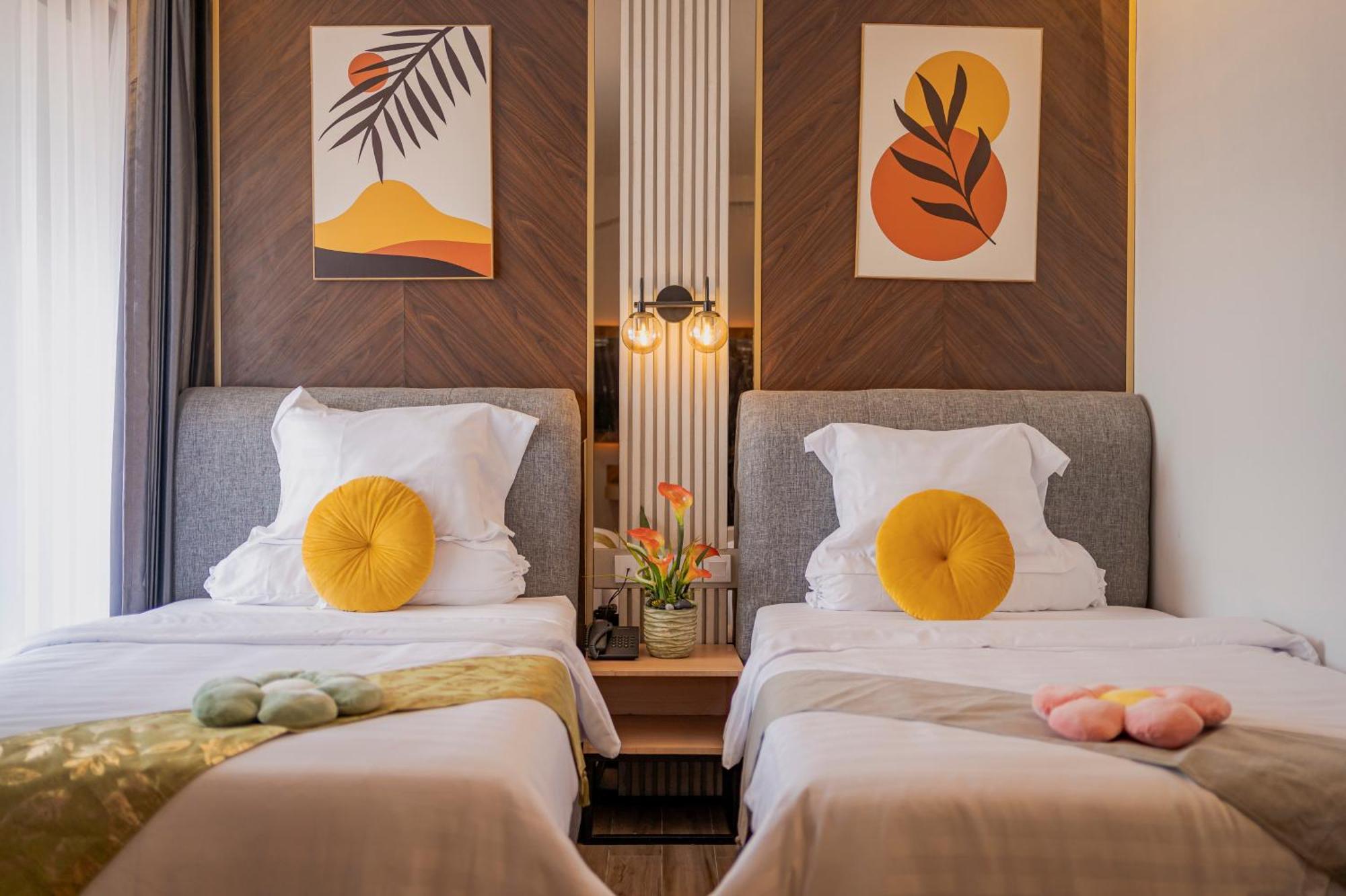 Stay.Vie Hotel Surabaya Exteriör bild